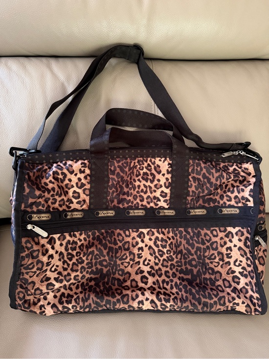Lesportsac Handbags - Lesportsac Leopard Print Black/Brown Weekender Duffel Bag ShoulderStrap Zippered